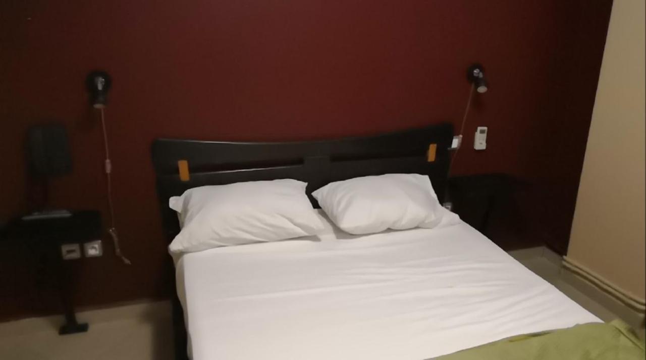 Bab Ezzouar Roza Hotel מראה חיצוני תמונה